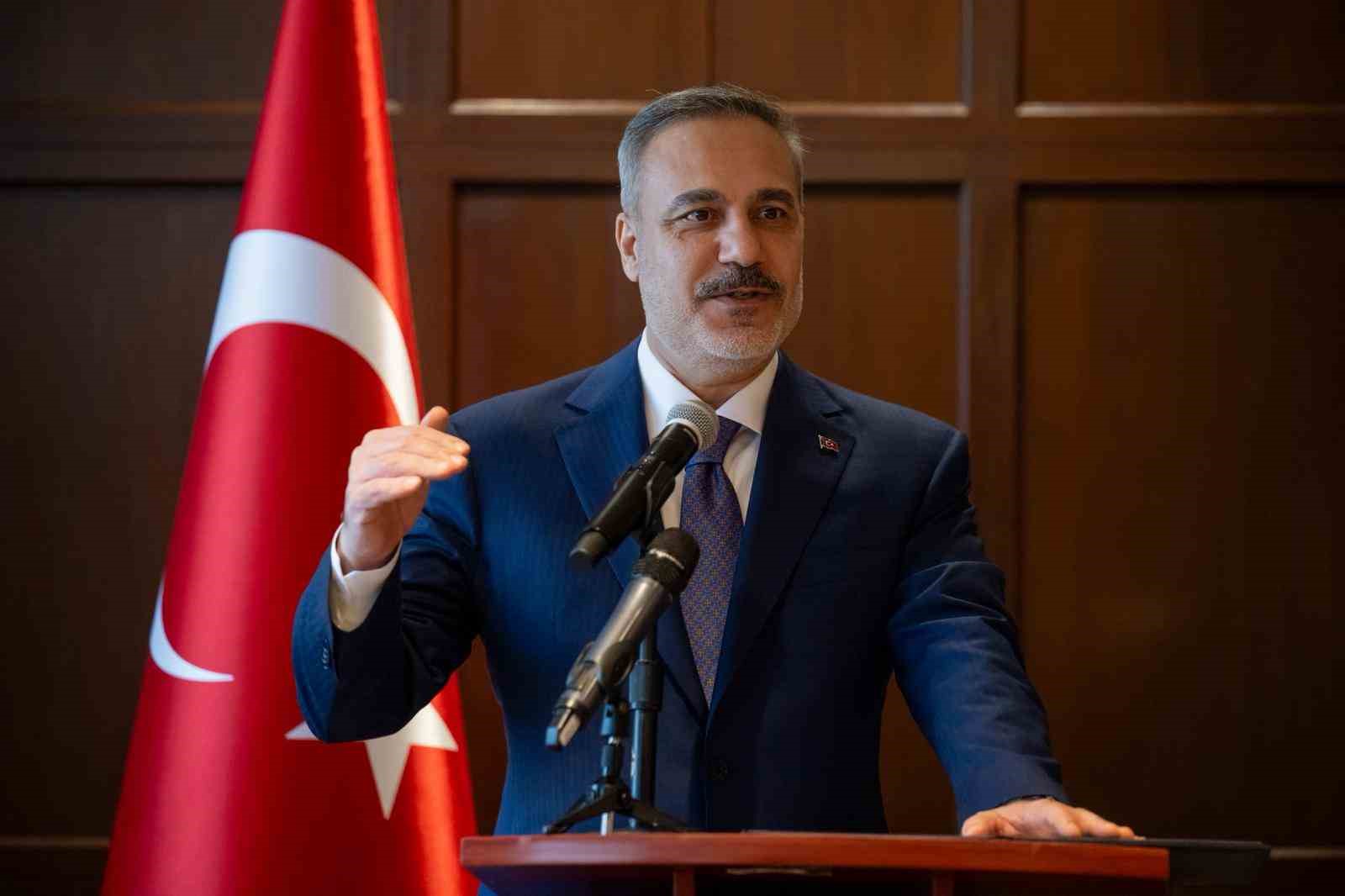 Bakan Fidan, Kanada’da Türk iş adamlarıyla bir araya geldi