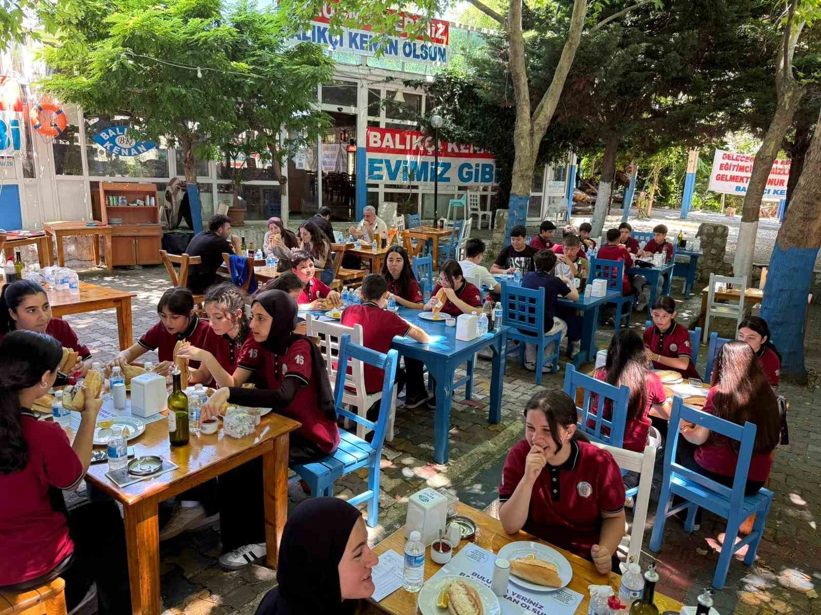 Karne gününde öğrencilere ücretsiz 1 ton balık ekmek