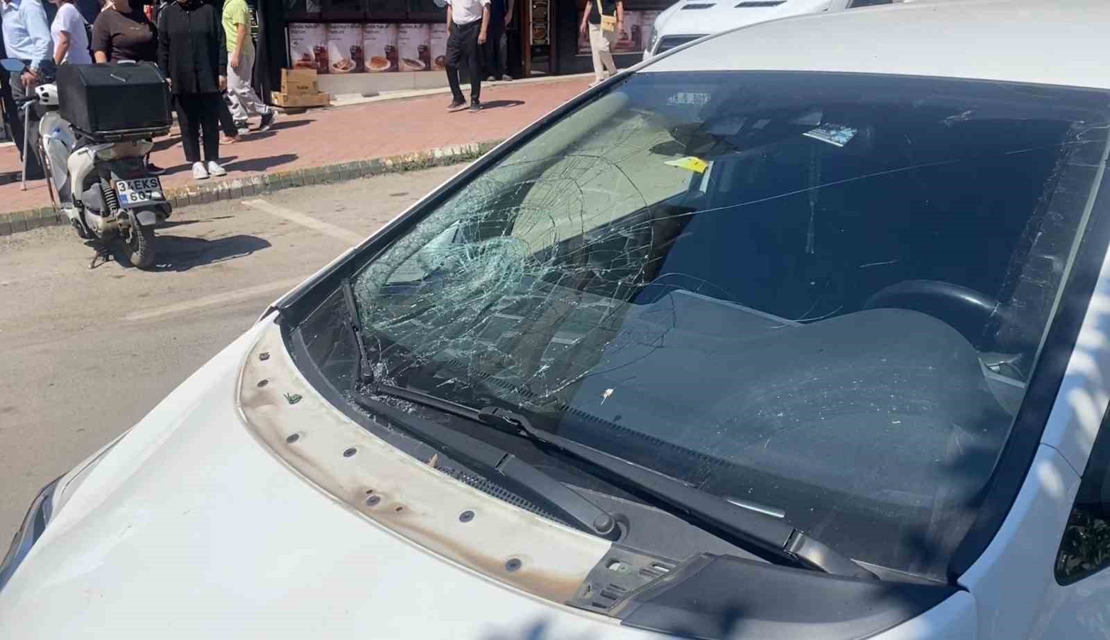 Takdir belgesi sevinci hastanede bitti: Yolun karşısına geçerken otomobil çarptı