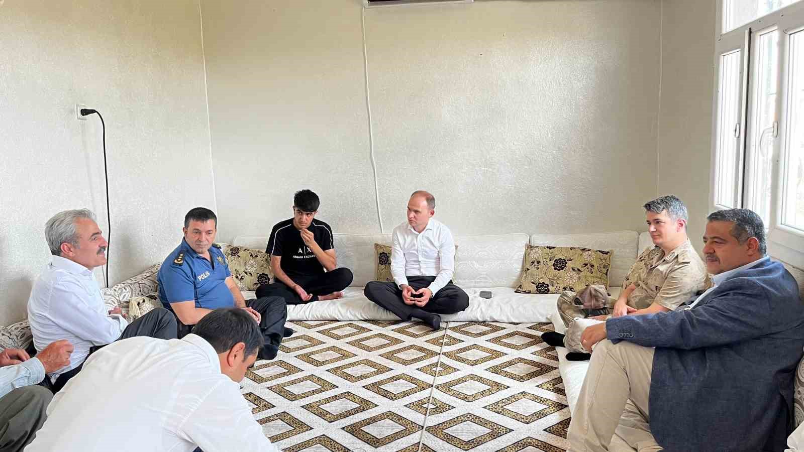 Okul saldırısında yaralanan öğrencilere karneleri evlerinde verildi