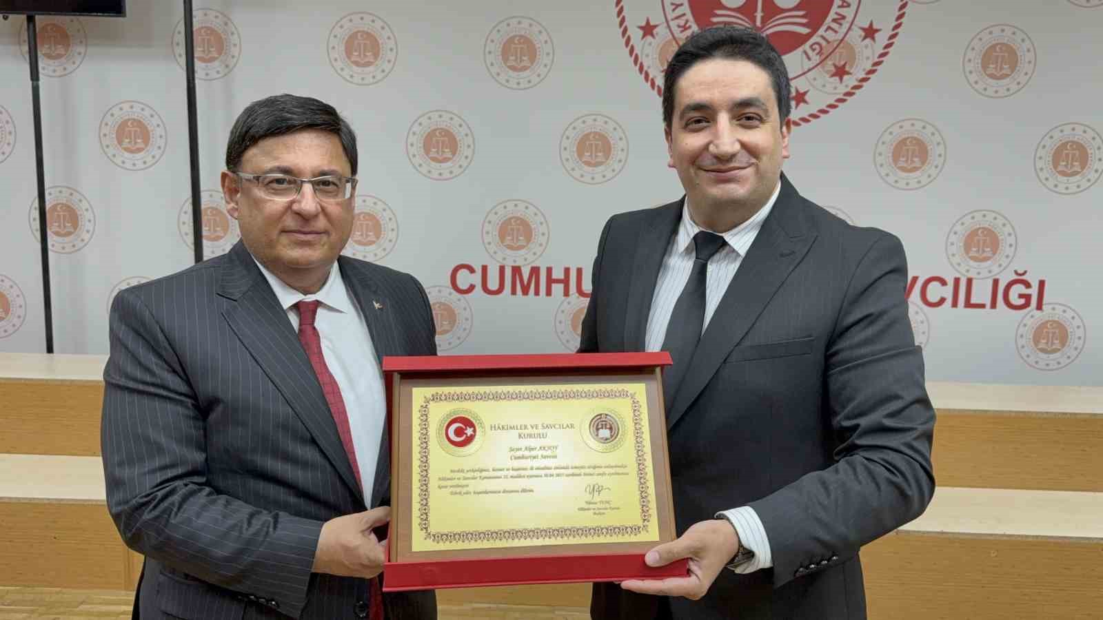 Başsavcı Kılıç ve adliyeden ayrılan yargı mensuplarına veda töreni