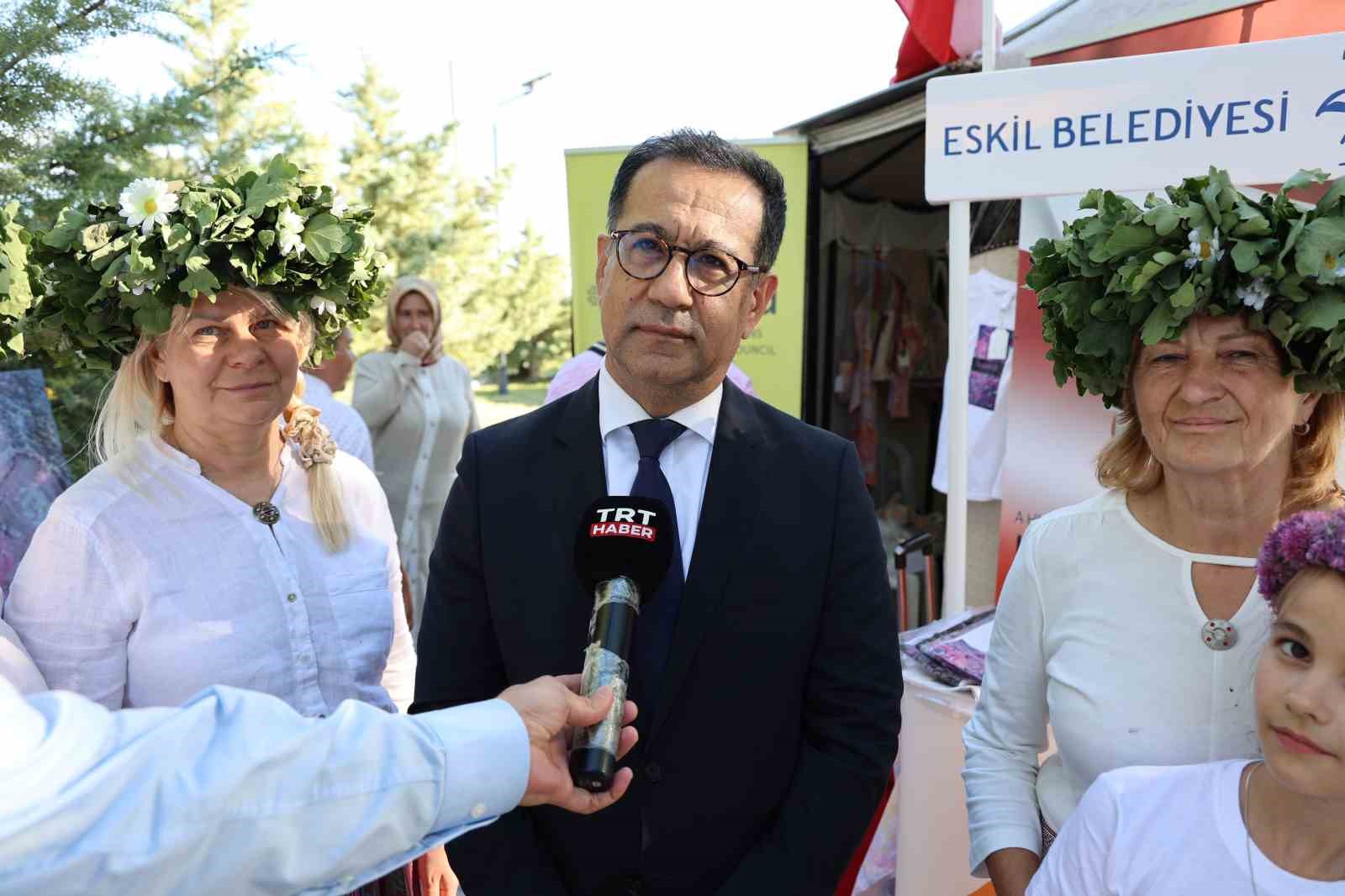 "Eskil Tuz Gölü Uluslararası Kültür Festivali" 25 ülkenin büyükelçilerinin katılımıyla başladı