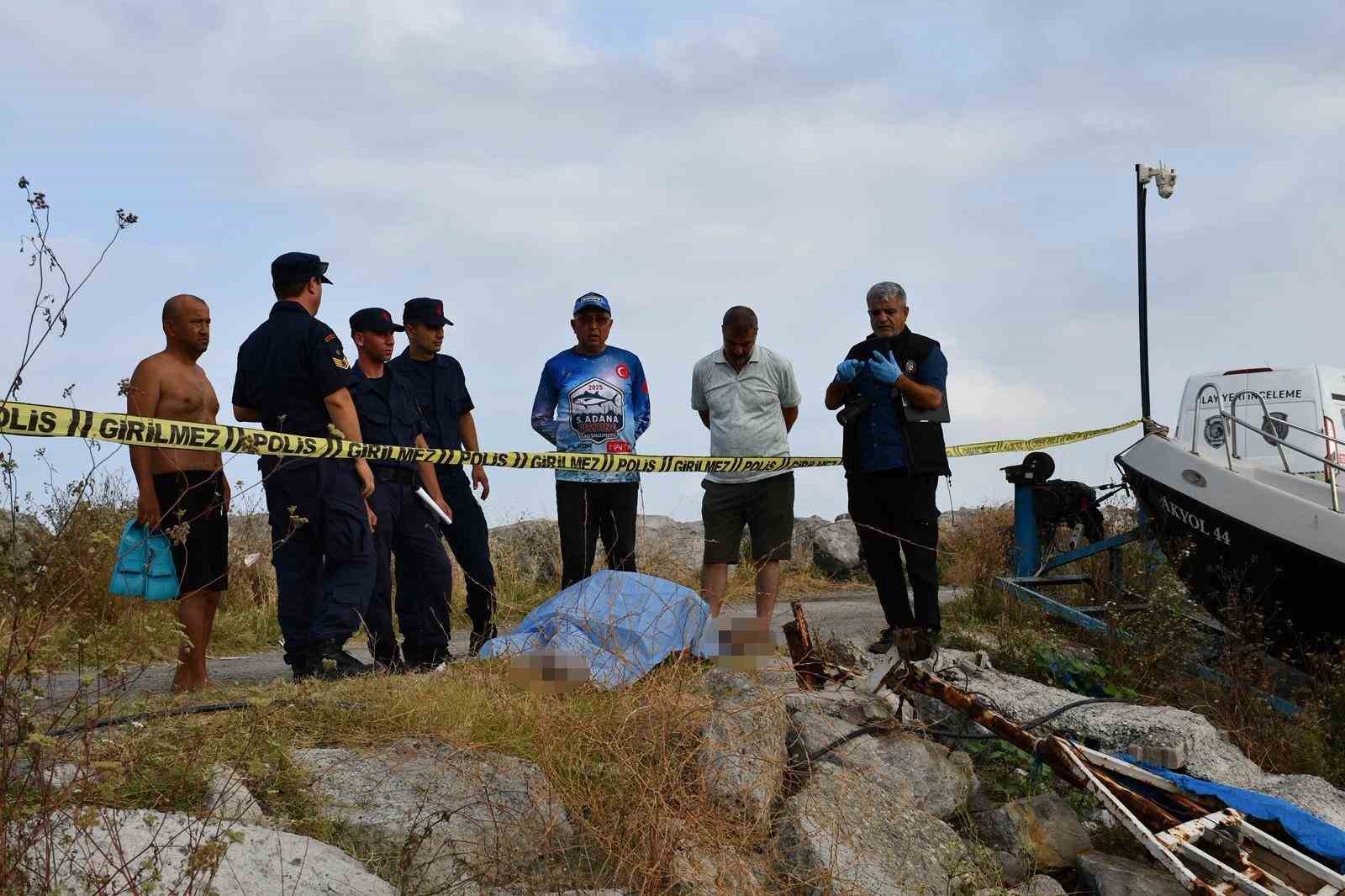 Denize düşen adamın çırpınarak can verdiği anlar görüntülendi