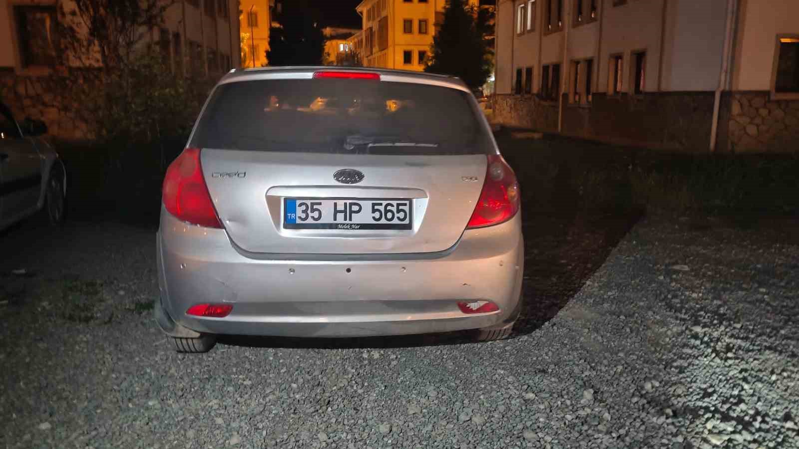Bolu’da yön levhasına çarpıp kaçan alkollü sürücü kamerada bulundu