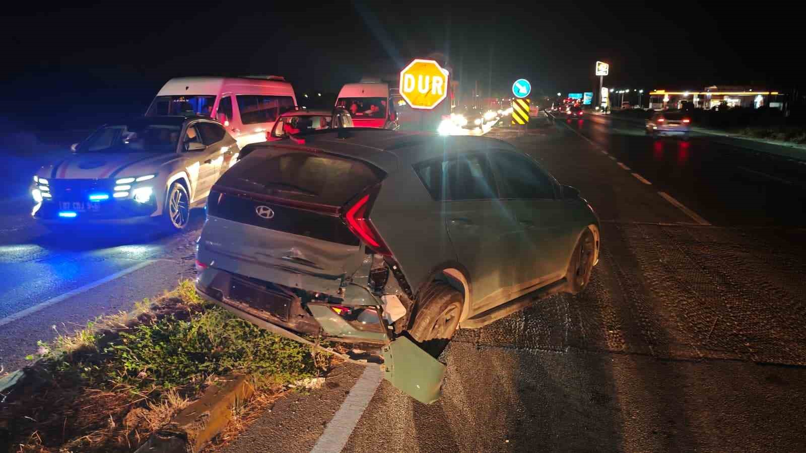 Manavgat’ta 3 araçlı zincirleme kaza: 1 yaralı