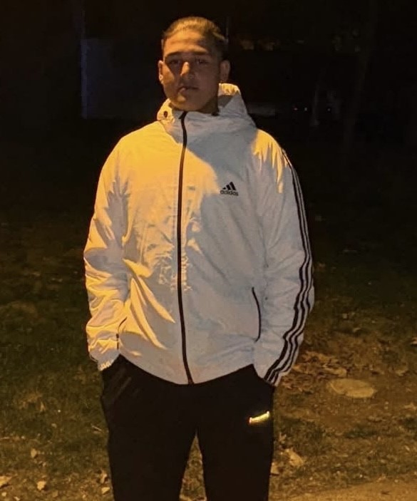 Karne günü bıçaklanan 10’uncu sınıf öğrencisi kurtarılamadı