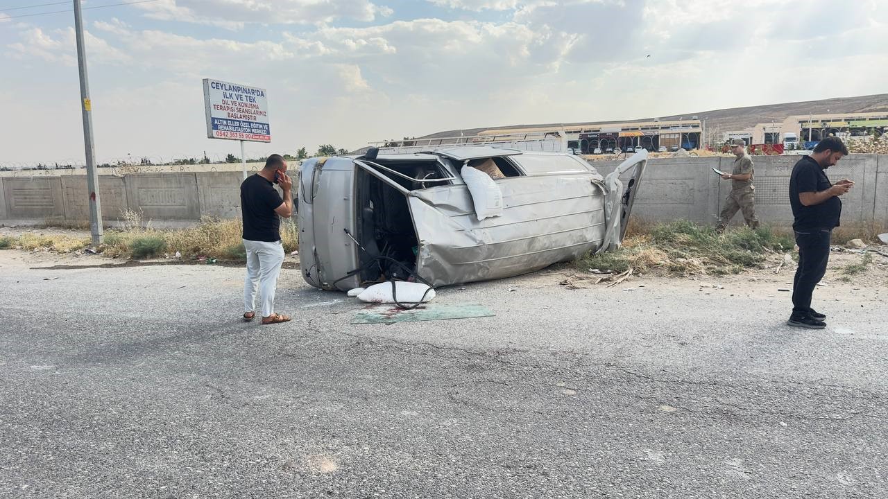 Şanlıurfa’da kamyonet devrildi: 2 yaralı