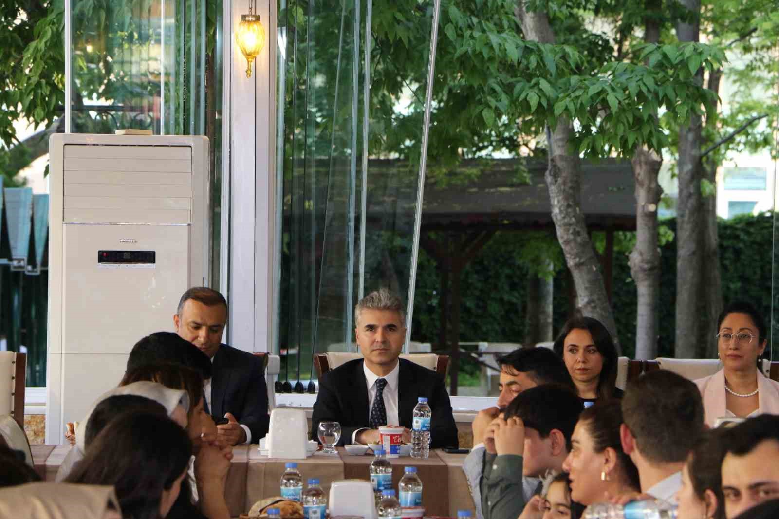 Gaziantep’te görev yerleri değişen hakim ve Cumhuriyet savcılarına veda programı düzenlendi