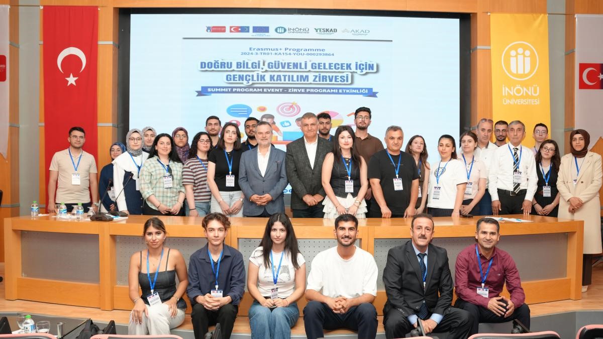Malatya’da "Doğru Bilgi, Güvenli Gelecek" zirvesi