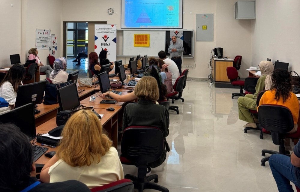 Kastamonu Üniversitesi’nde matematik öğretmenlerine yönelik TÜBİTAK 4005 projesi tamamlandı