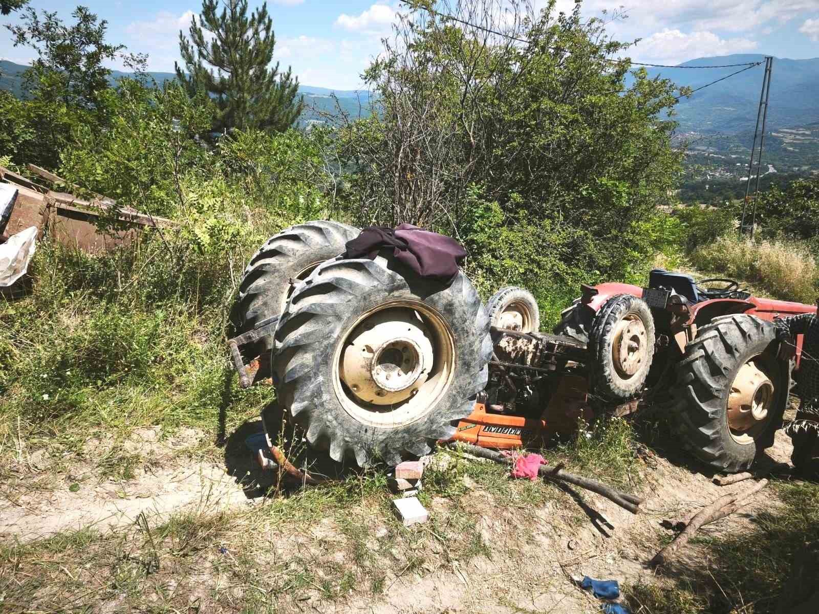 Traktörün altında kalan sürücü hayatını kaybetti