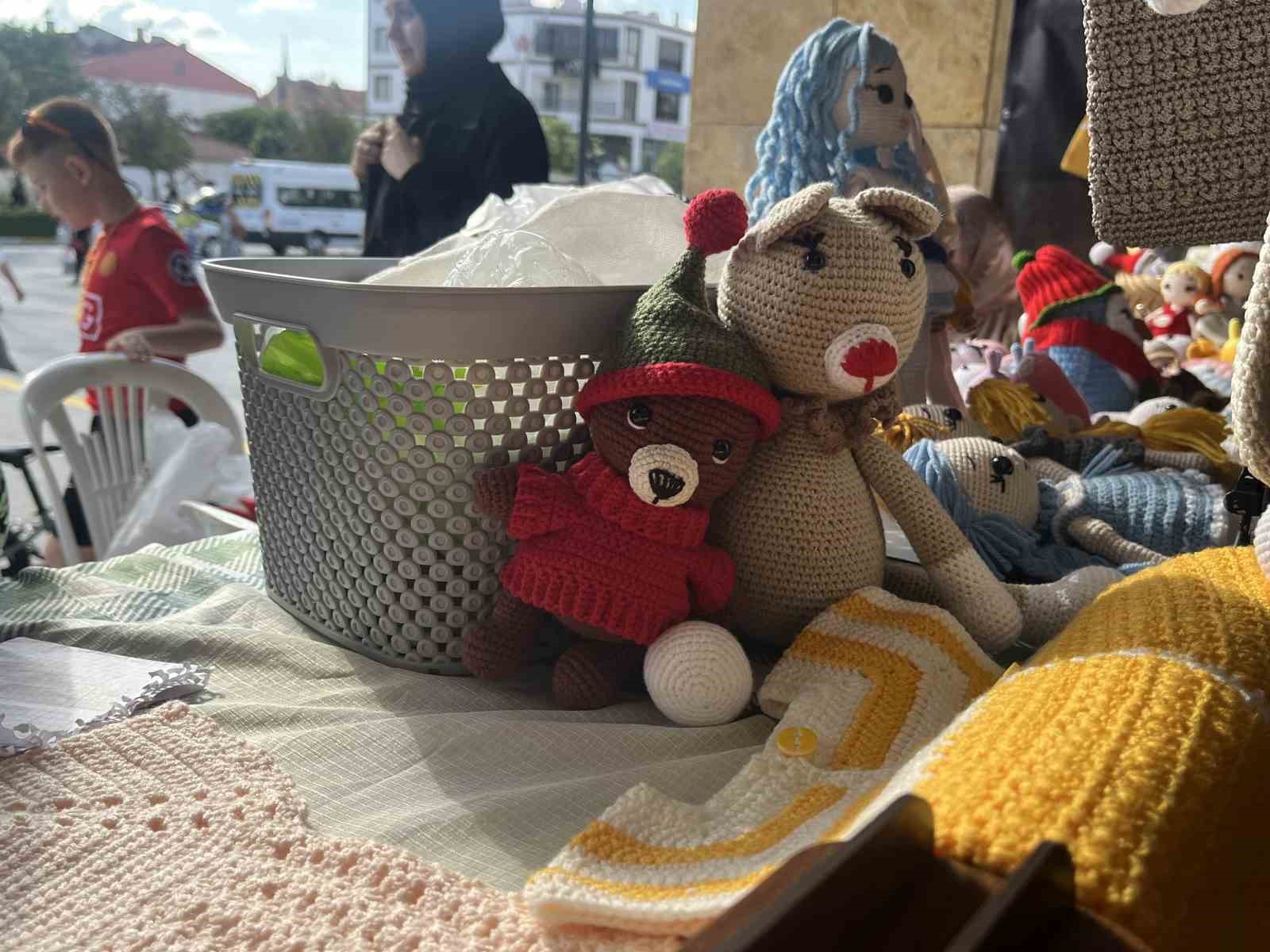 Çorum’da kadın girişimcilerin el emeği göz nuru ürünleri görücüye çıktı