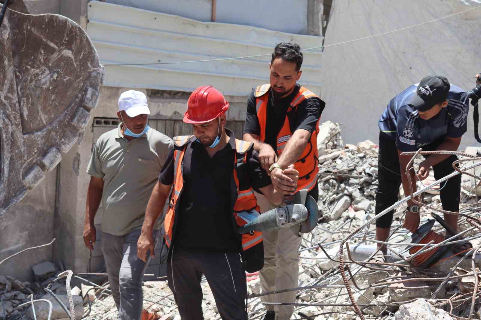 Gazze’de enkaz altındaki cenazeleri çıkarma çalışmalarında ikinci aşamaya geçildi