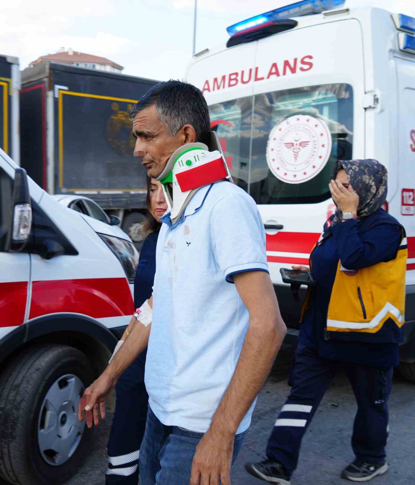 43 ilin bağlantı noktasında yaz tatili hareketliliği: Kaza trafiği durma noktasına getirdi
