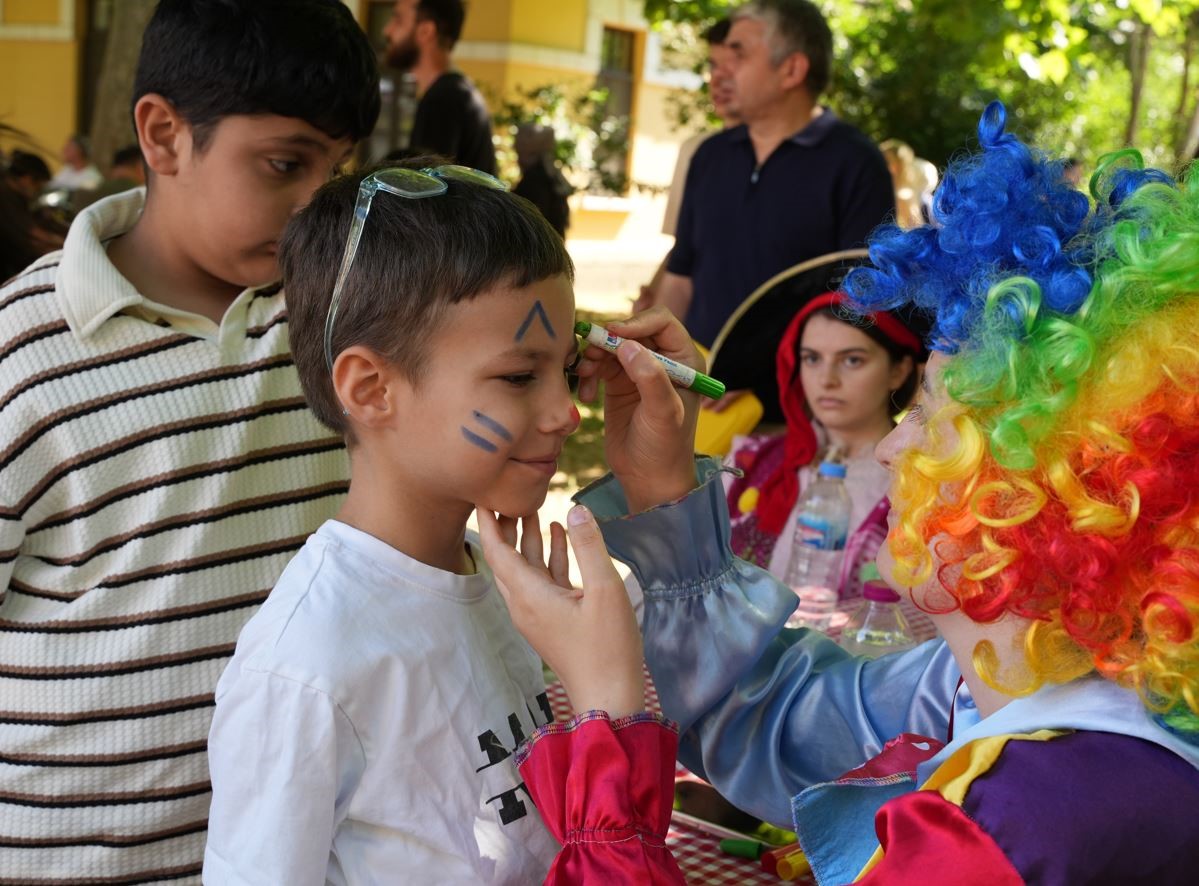 Vakıflar Genel Müdürlüğü, 100 öğrenci ve ailelerine özel geleneksel piknik programı düzenledi