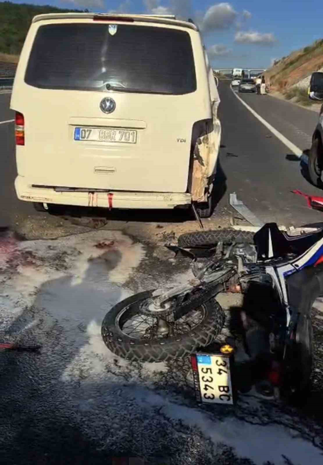 Feci kazada ağır yaralanan motosiklet sürücüsü yaşam savaşını kaybetti
