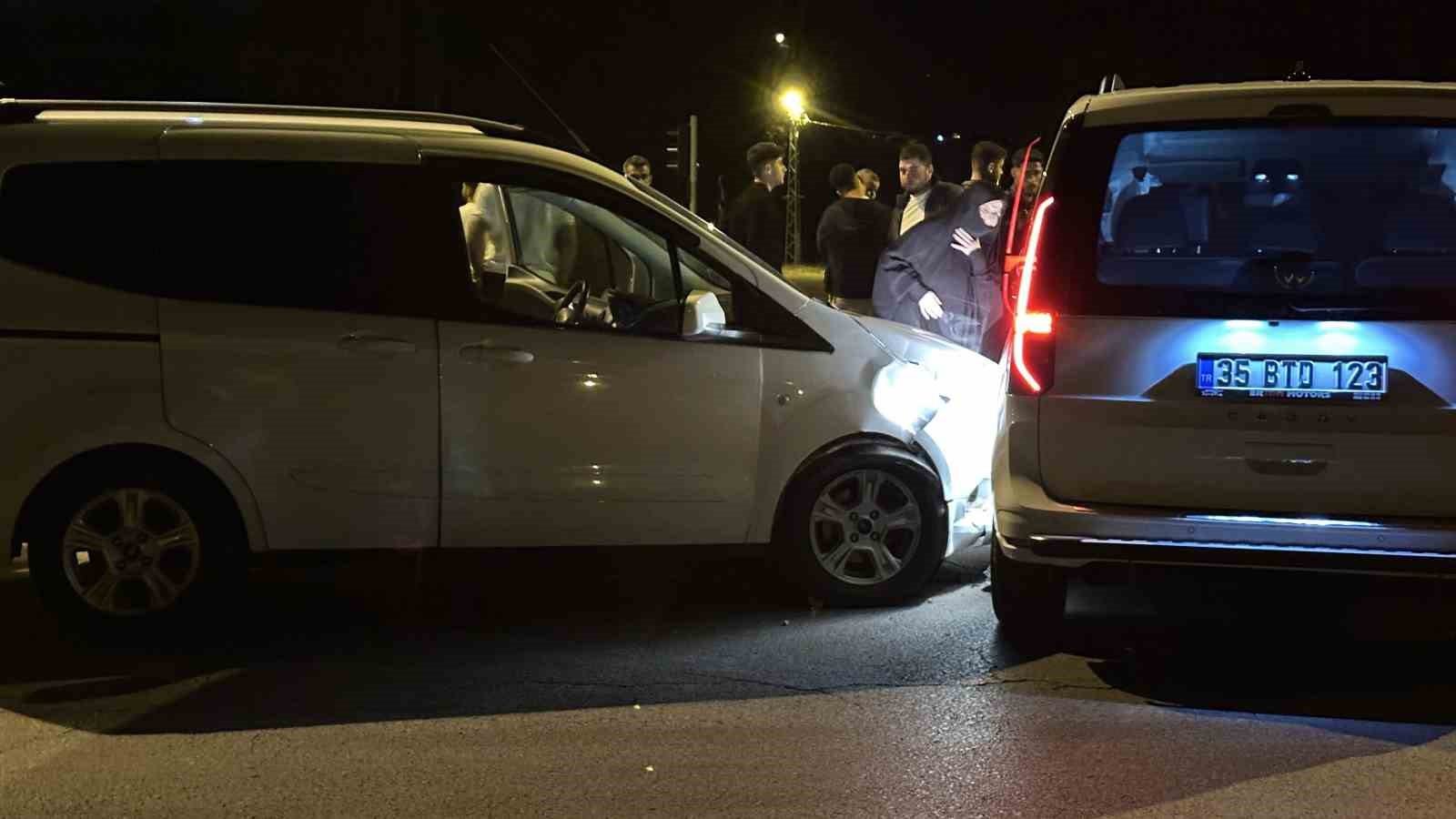 Hasköy’de iki otomobil çarpıştı: Yaralanan olmadı