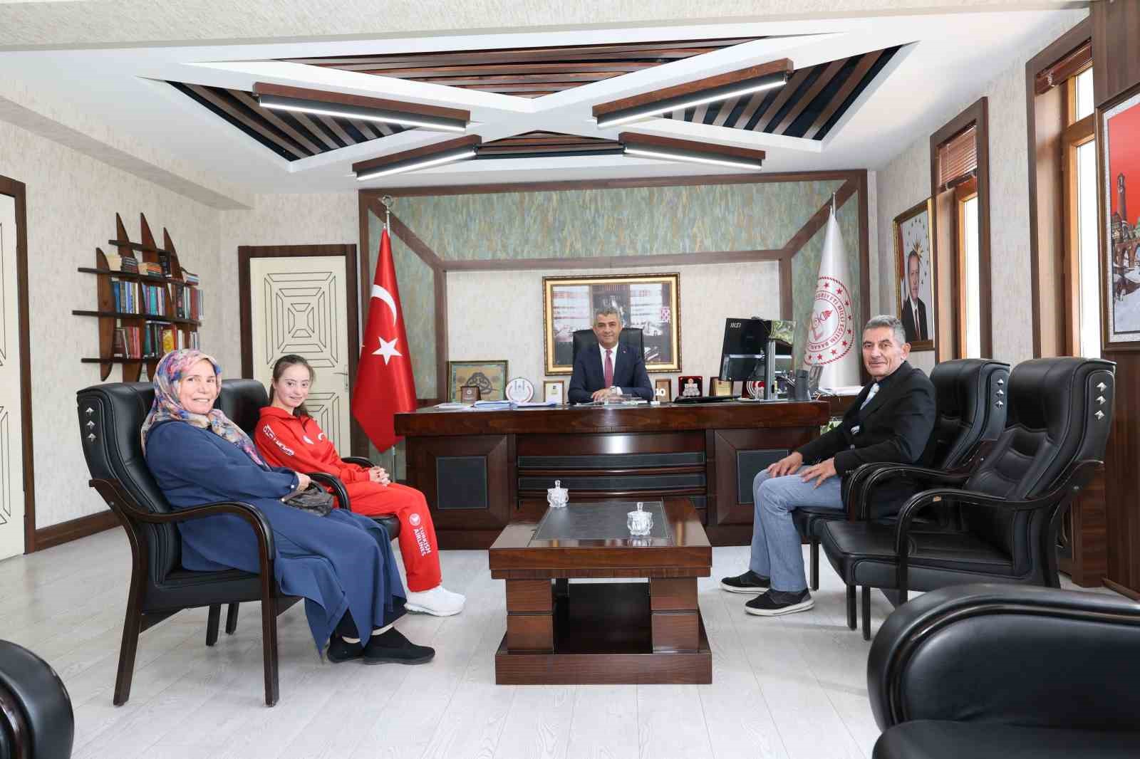 Azmin, inancın ve başarının adı: Sümeyye Uruk