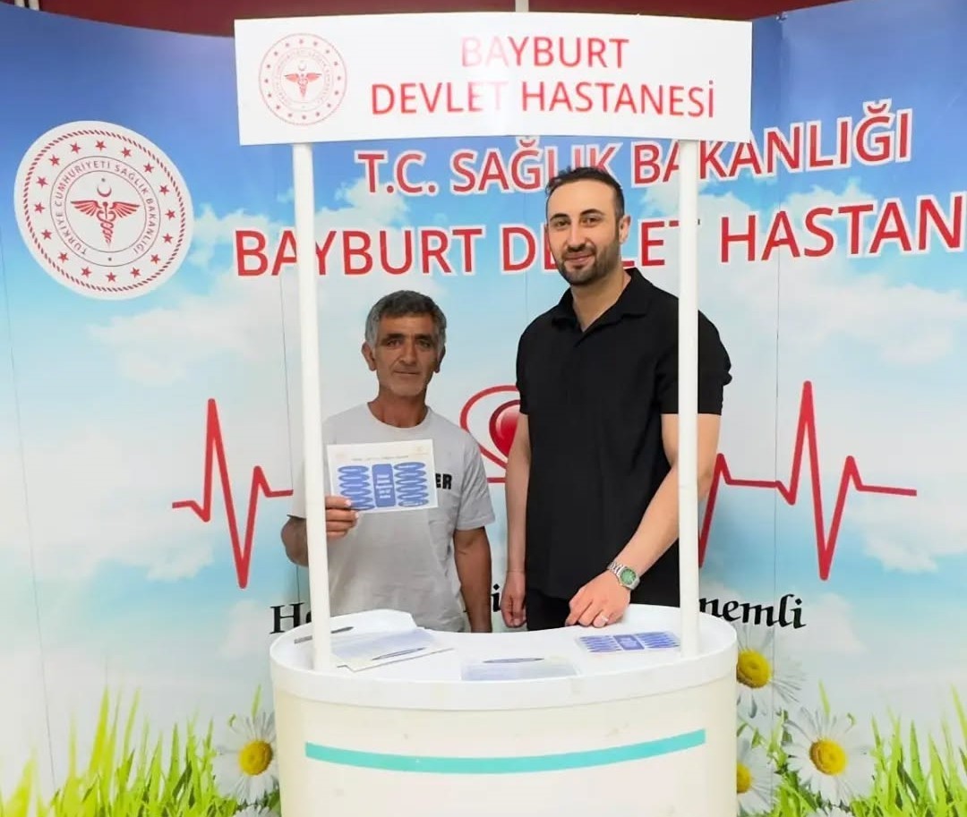 Bayburt’ta vatandaşlara cilt kanserine karşı koruyucu önlemler anlatıldı