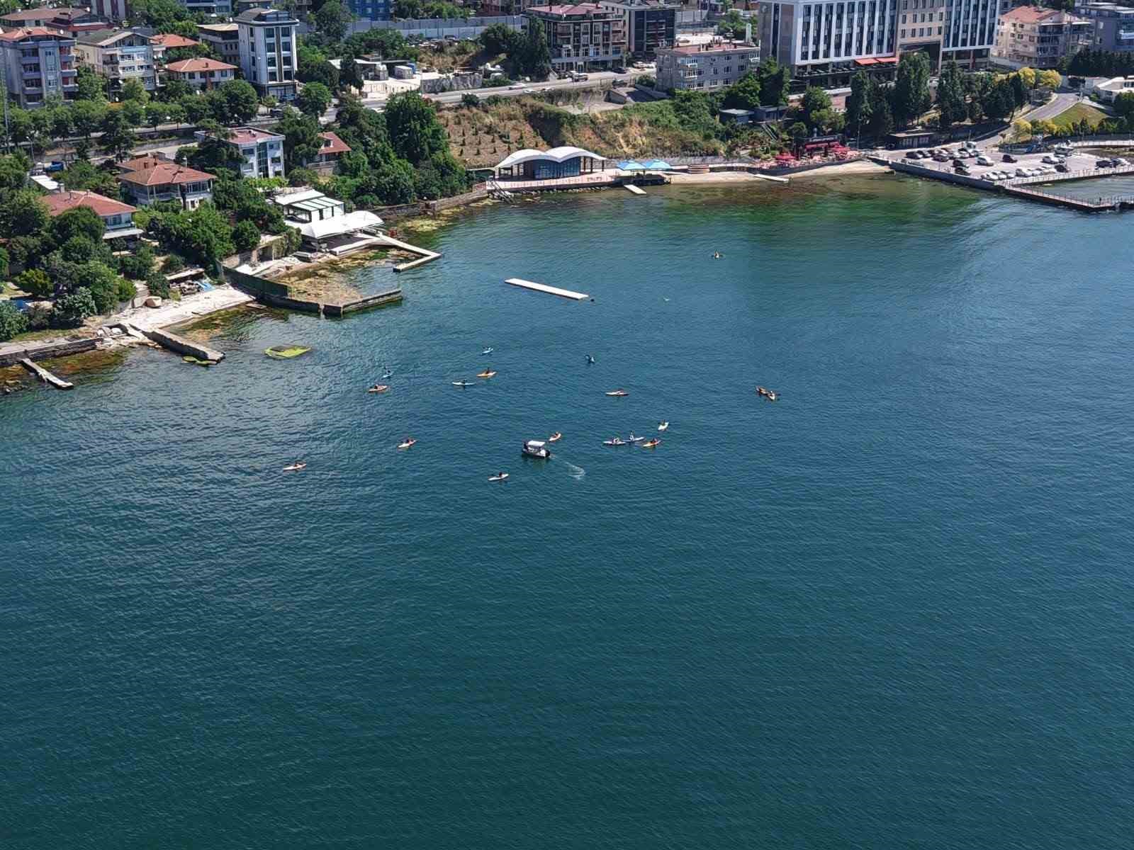 Marmara Denizi’nde ücretsiz kano keyfi havadan görüntülendi