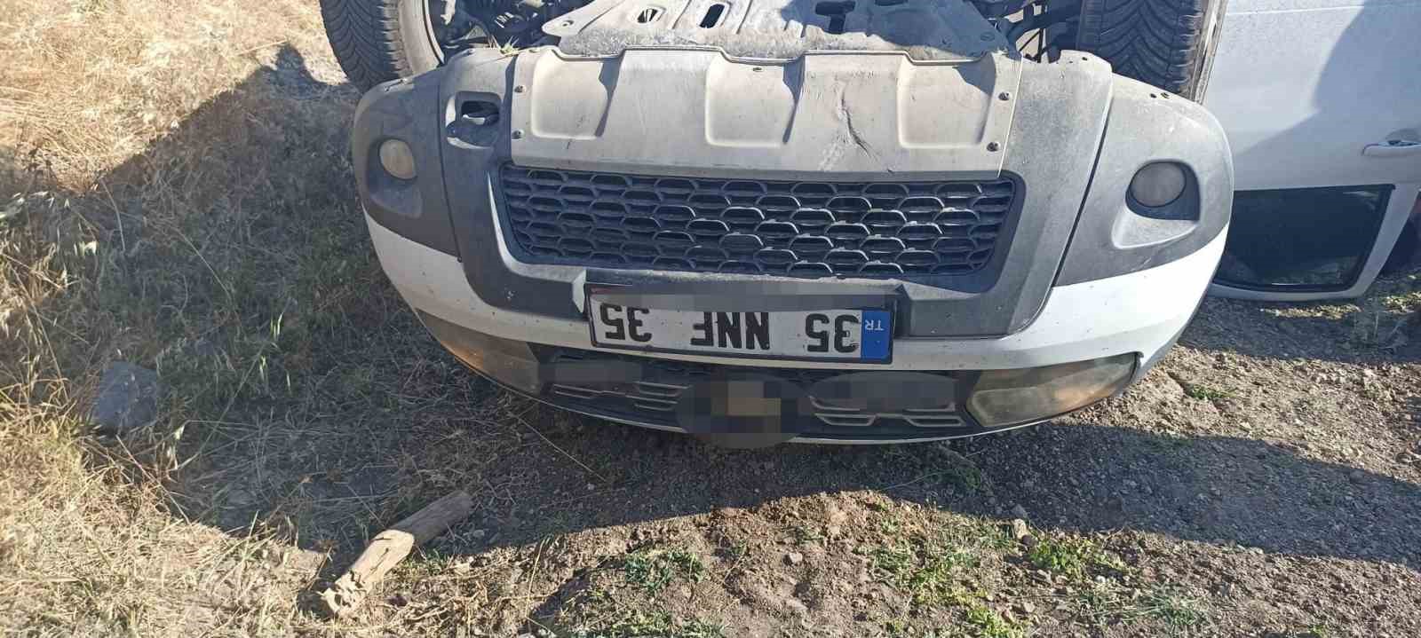 Balıkesir’de çift taraflı trafik kazası; 1 ağır 7 kişi yaralı