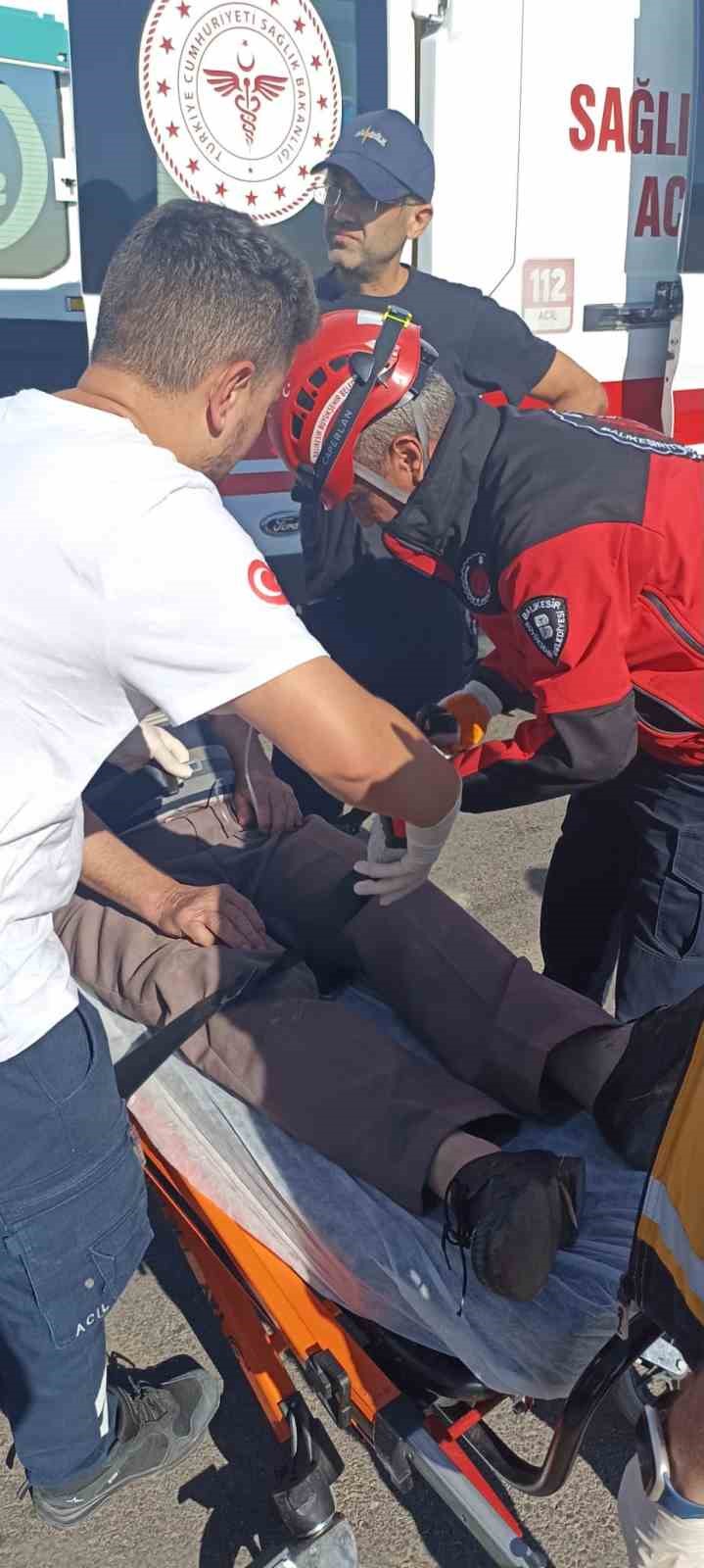 Balıkesir’de çift taraflı trafik kazası; 1 ağır 7 kişi yaralı