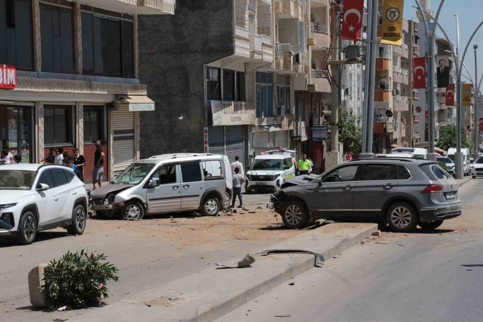 Şırnak’ta zincirleme trafik kazası: 4 yaralı