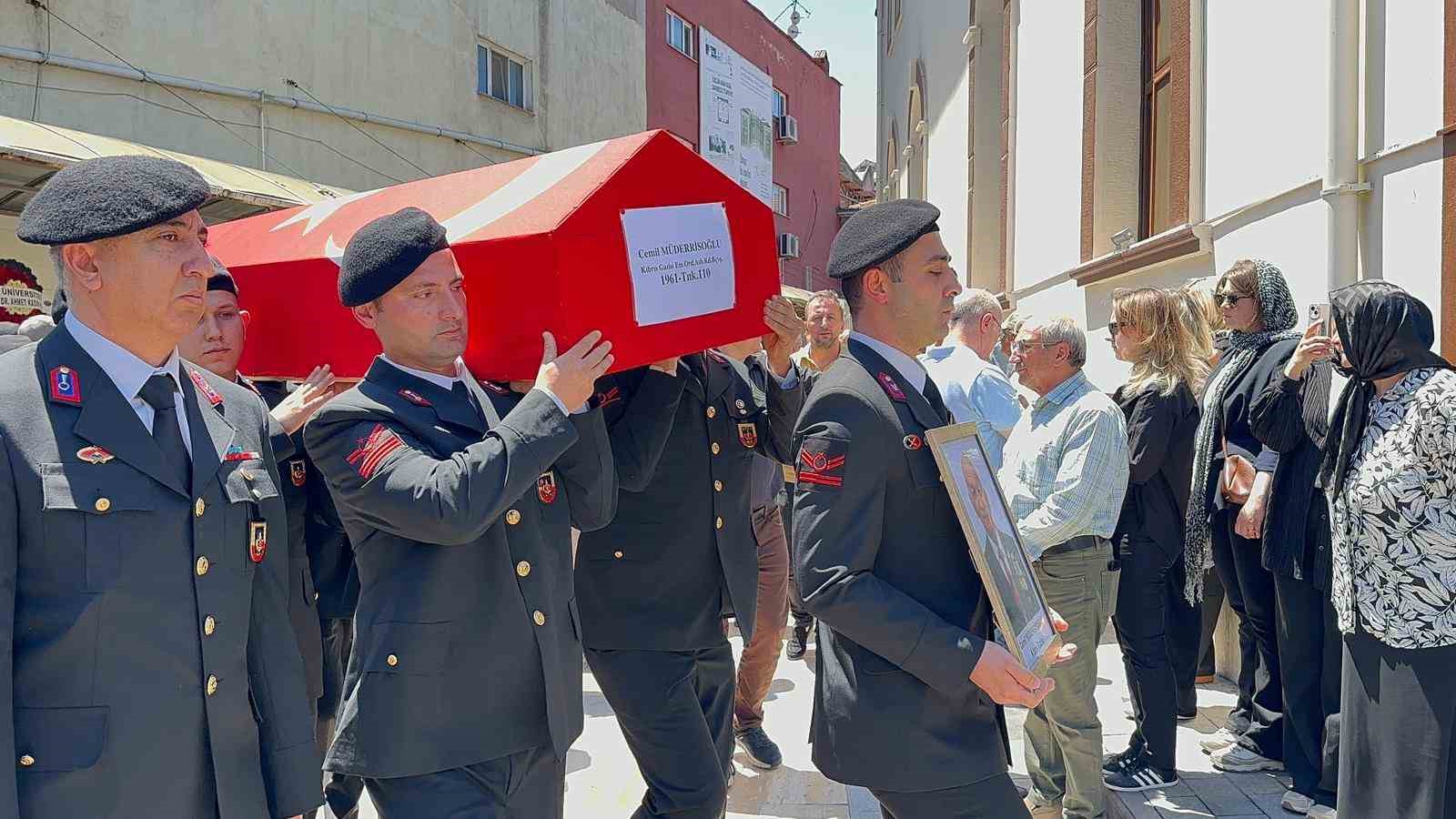 Kıbrıs Gazisi Müderrisoğlu son yolculuğuna törenle uğurlandı