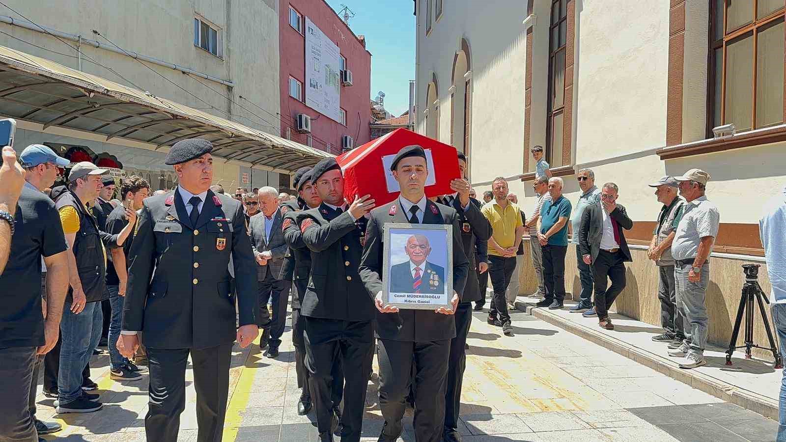 Kıbrıs Gazisi Müderrisoğlu son yolculuğuna törenle uğurlandı