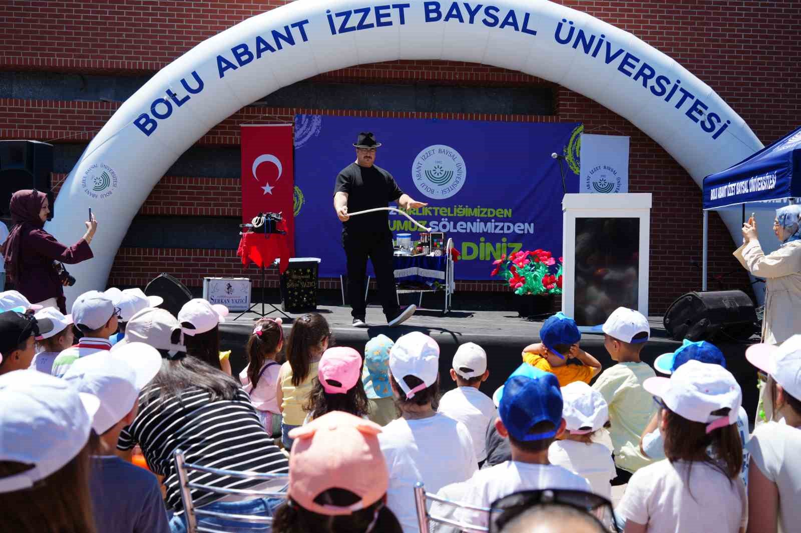 BAİBÜ’den Türkiye’ye örnek olacak şenlik: 2 bin 500 personel ailesiyle birlikte kampüste buluştu