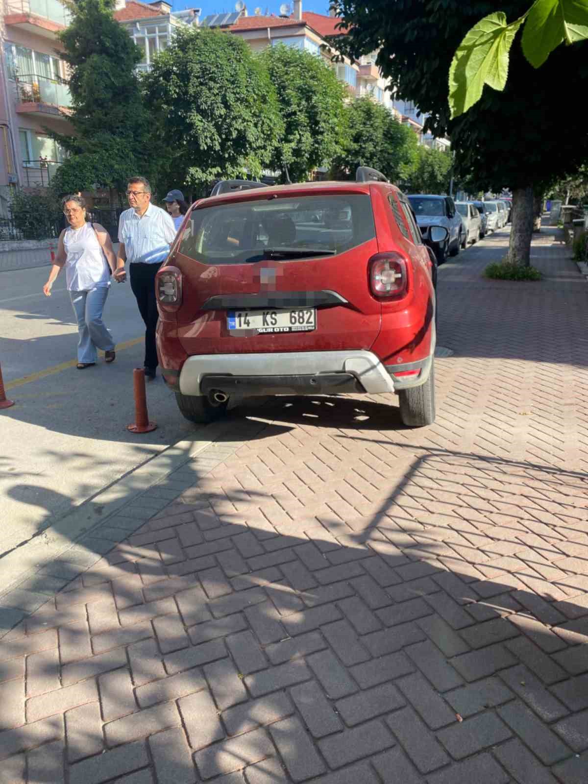 Bolu’da park halindeki cipe çarpan otomobil takla attı: 1 yaralı