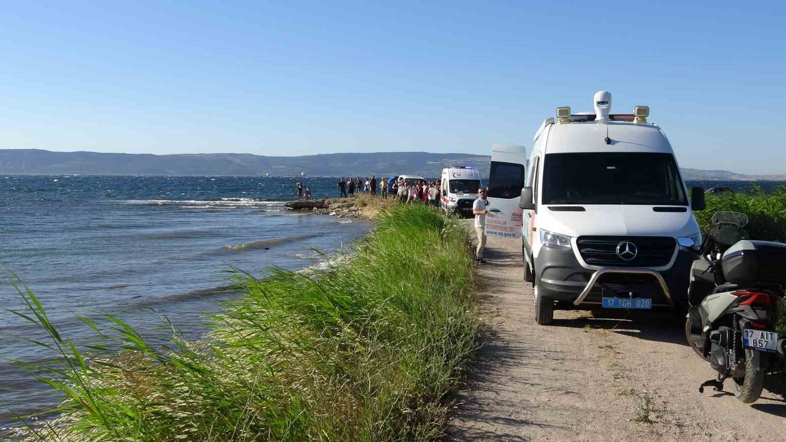 Çanakkale’de denizde kaybolan 14 yaşındaki kız aranıyor
