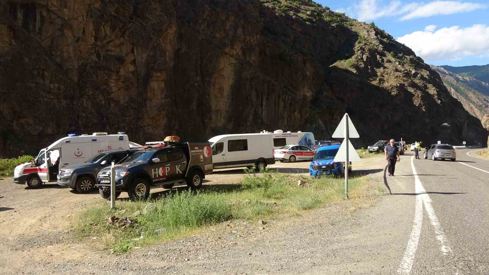 Artvin’de dereye uçan kamyondaki kayıp şahsın cansız bedenine 14 gün sonra ulaşıldı