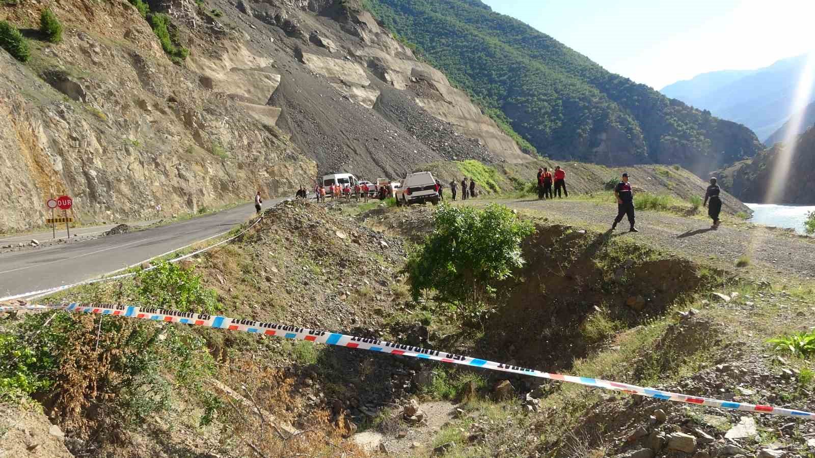 Artvin’de dereye uçan kamyondaki kayıp şahsın cansız bedenine 14 gün sonra ulaşıldı