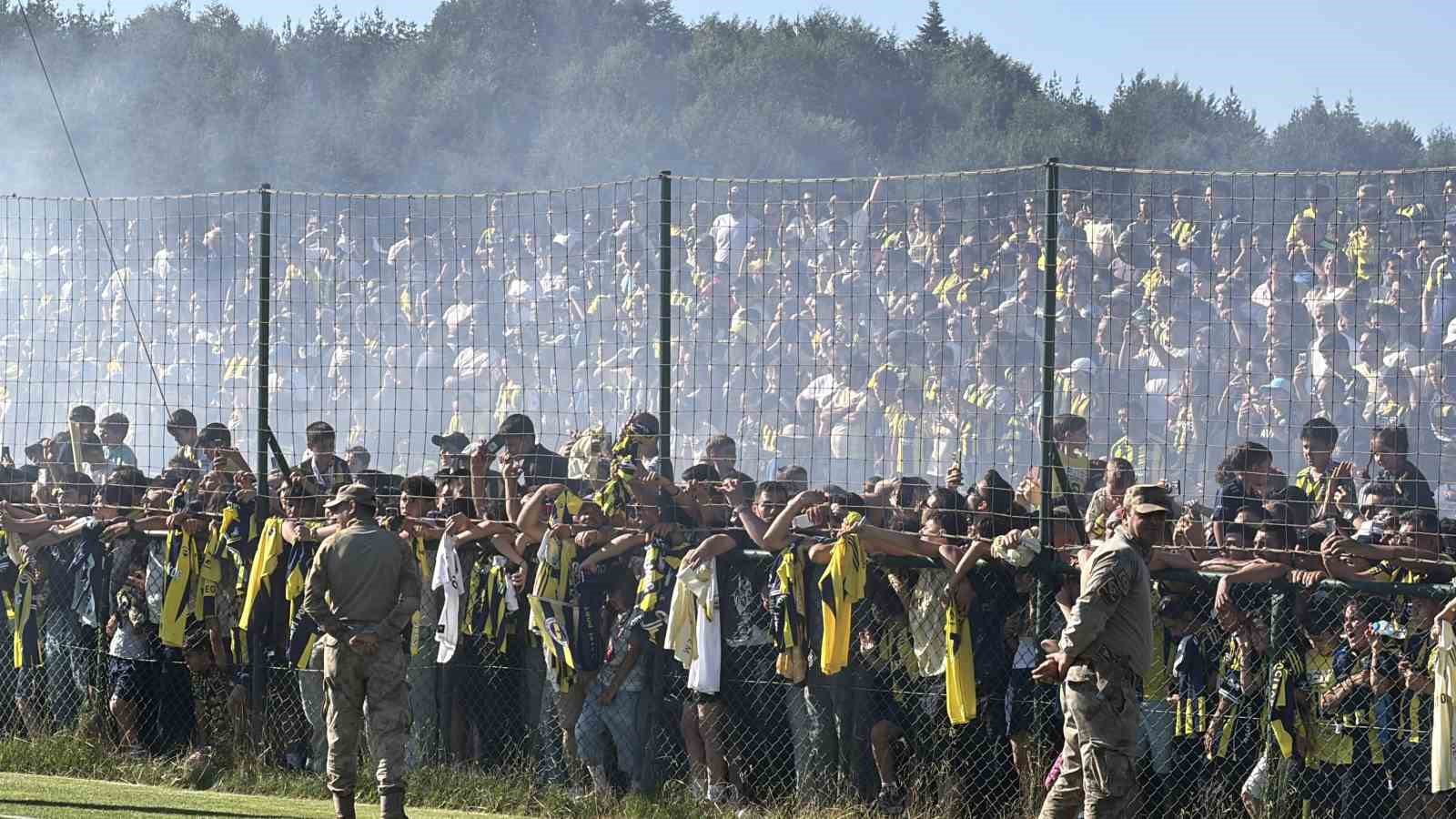 Topuk Yaylası’nda sarı-lacivert coşku: Fenerbahçe’yi 20 bin taraftar yalnız bırakmadı