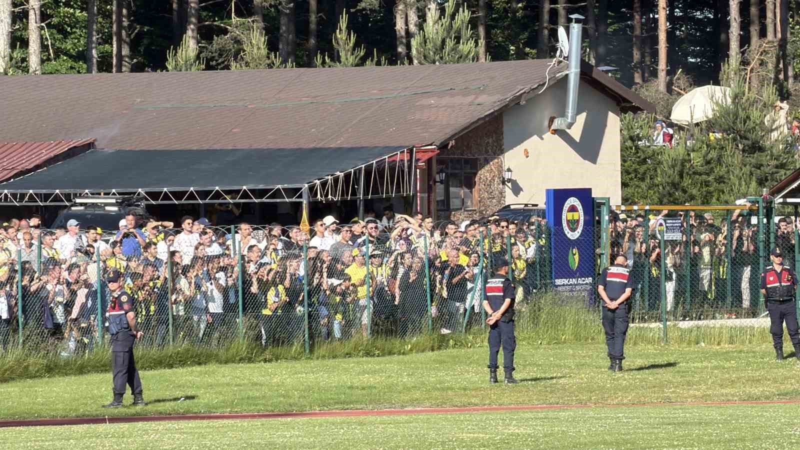 Topuk Yaylası’nda sarı-lacivert coşku: Fenerbahçe’yi 20 bin taraftar yalnız bırakmadı