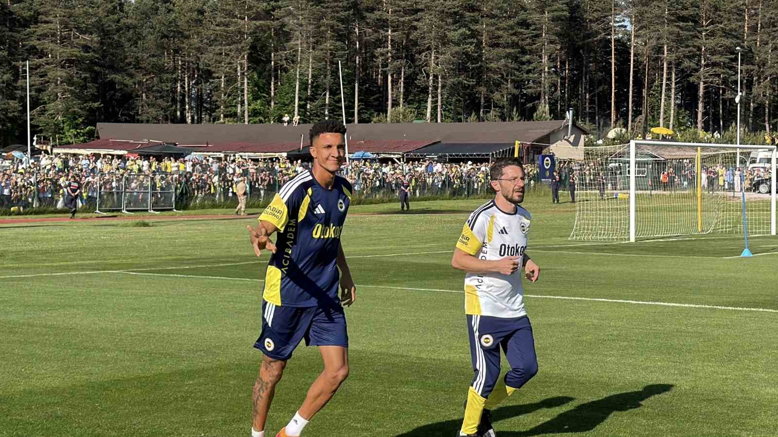 Topuk Yaylası’nda sarı-lacivert coşku: Fenerbahçe’yi 20 bin taraftar yalnız bırakmadı
