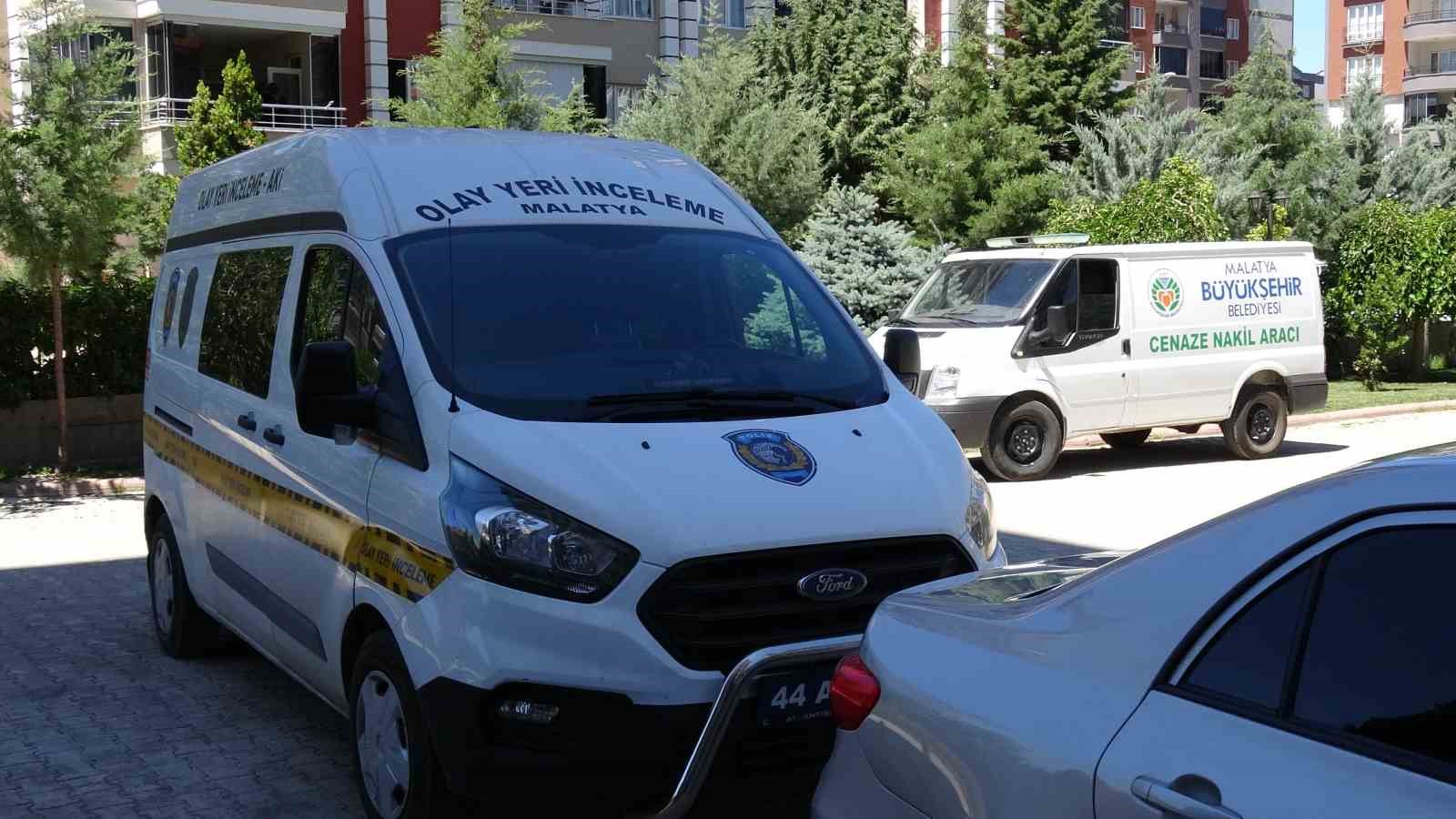 Bir hafta önce taşındığı evde ölü bulundu