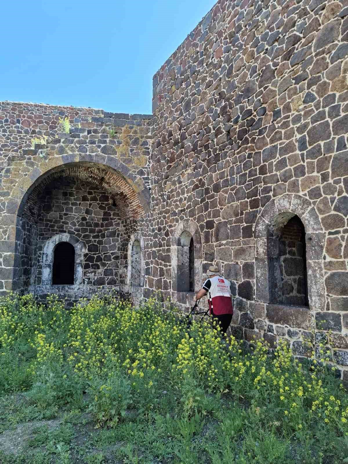 Tabyalarda örnek hizmet