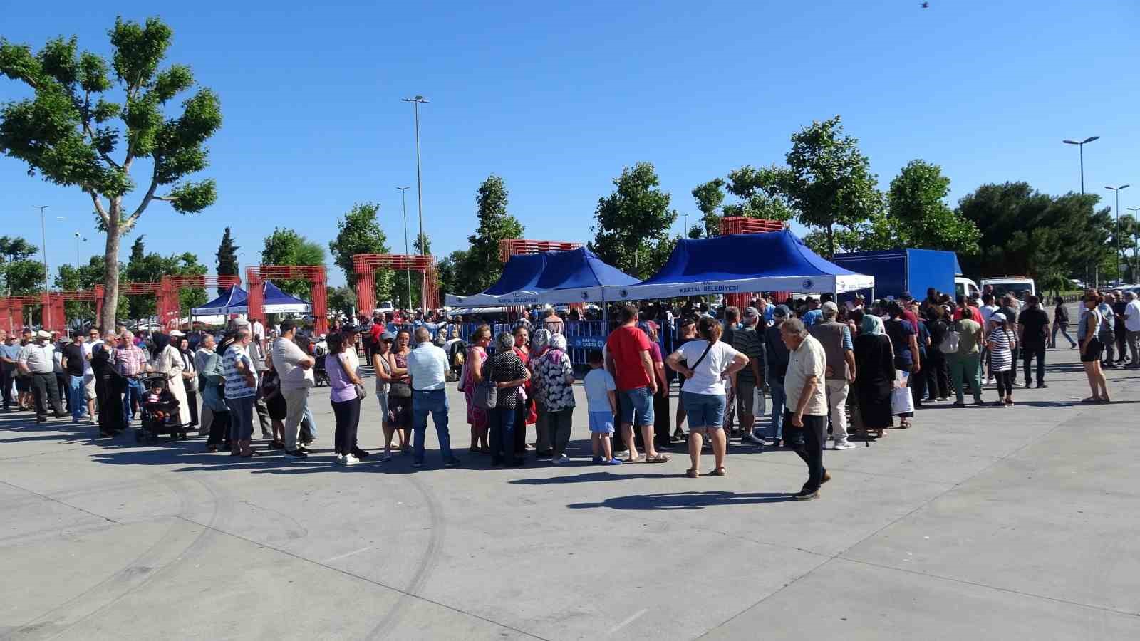 Kartal’da Muharrem bereketi vatandaşla paylaşıldı: "Aşure bizim ortak simgemizdir"