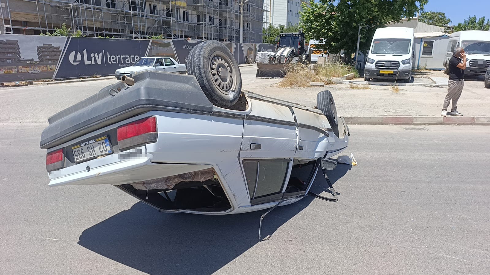 Takla atan otomobilin sürücüsü yaralandı