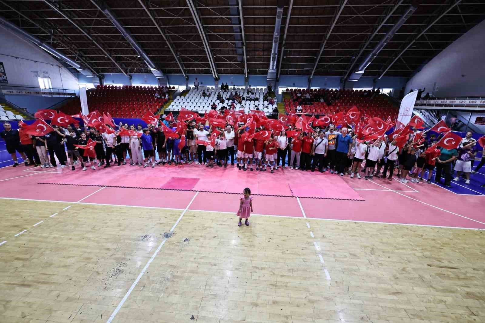 Manisa’da GSB Spor Okulları ile 36 branşta ücretsiz spor eğitimi başladı