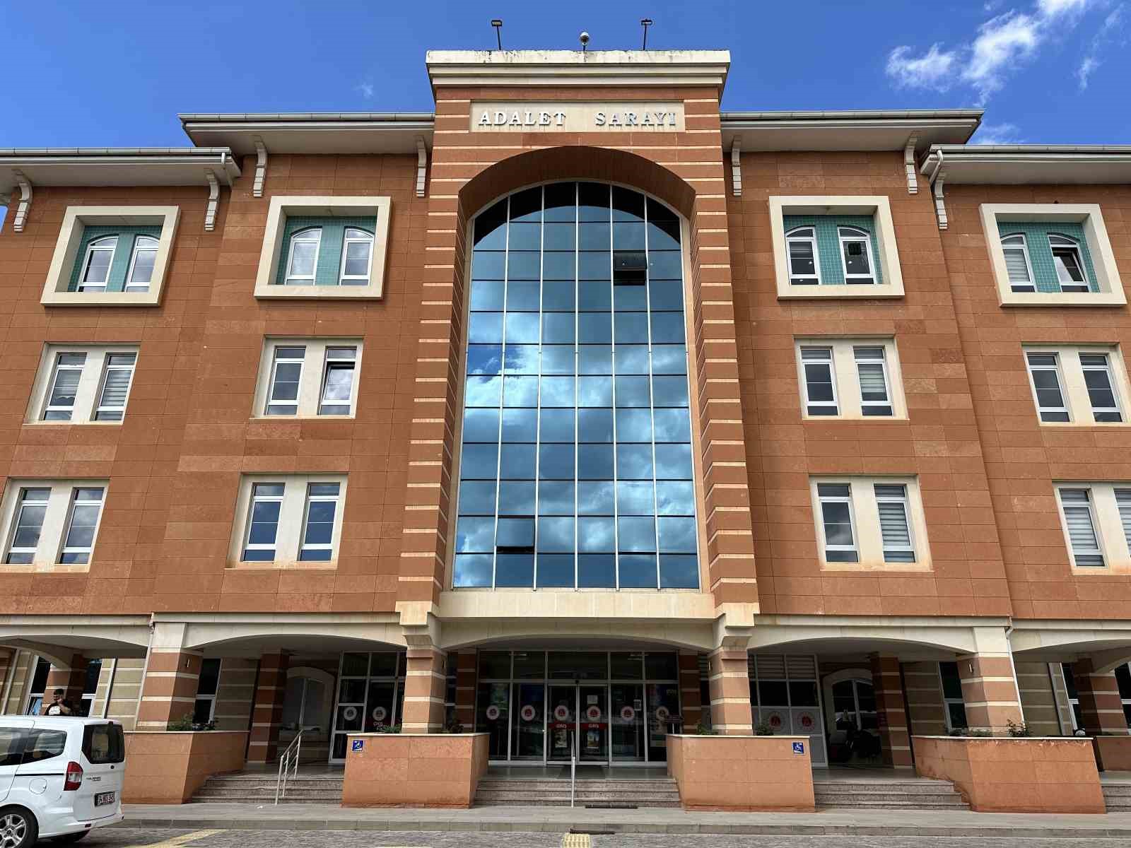 Binlerce hap ve uyuşturucuyla yakalanan sanık: "Borcumu ödeyebilmek için giriştiğim bu işi elime yüzüme bulaştırdım"