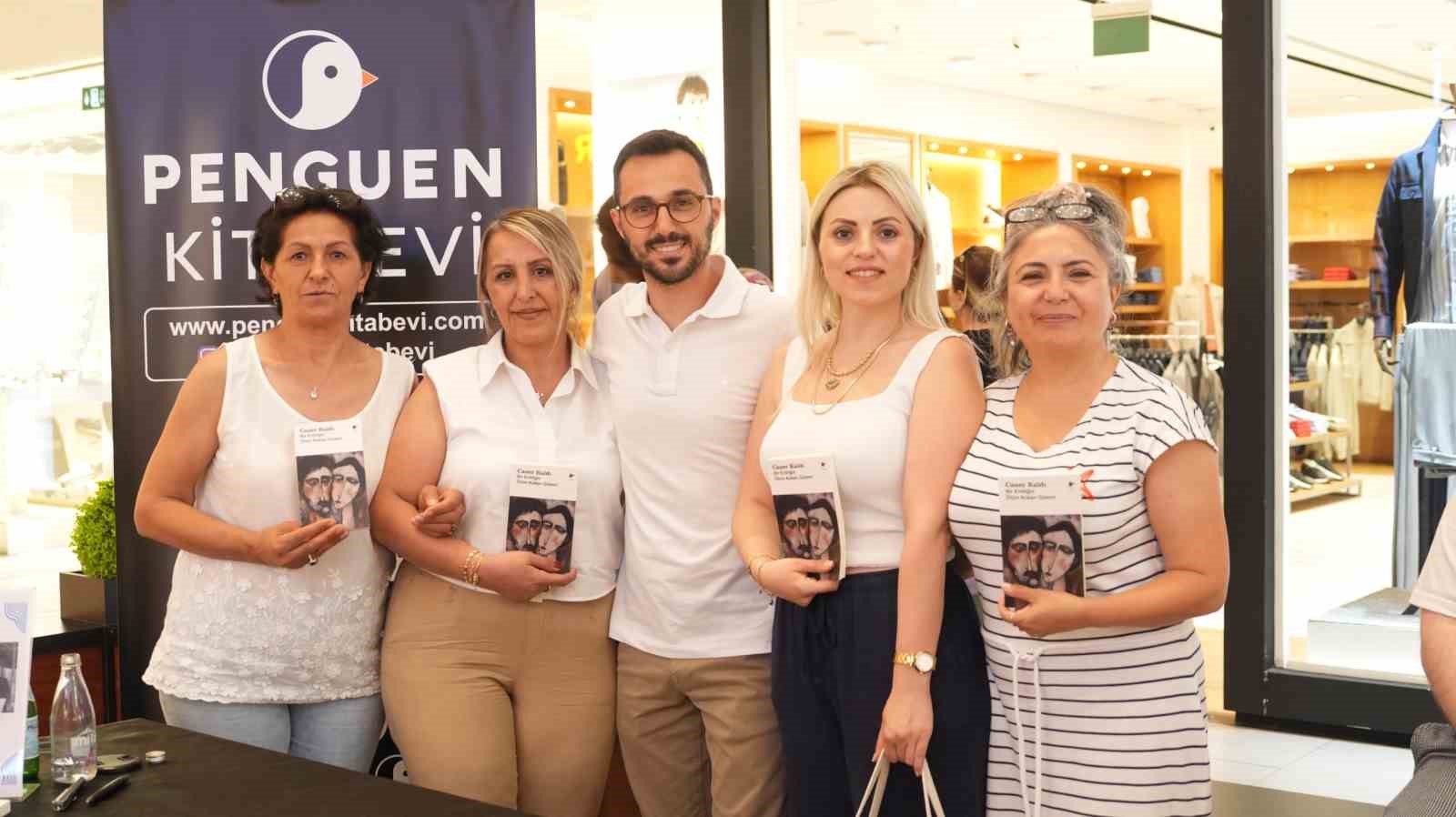 Maltepe’de yazar Caner Kaldı okurlarıyla buluştu