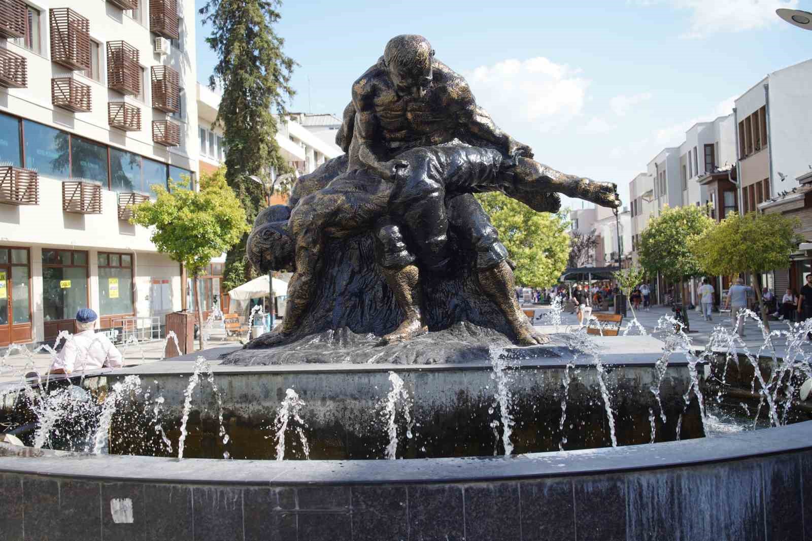 Edirne sıcaktan kavruldu: Cadde ve sokaklar boş kaldı