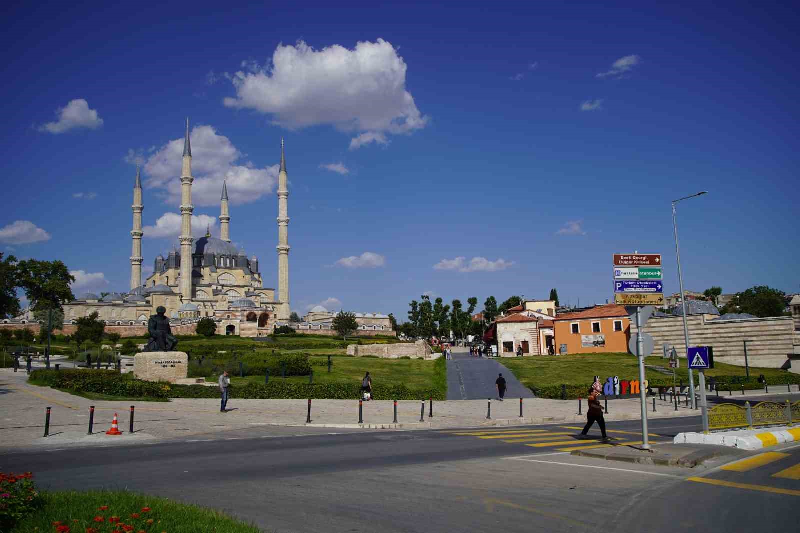 Edirne sıcaktan kavruldu: Cadde ve sokaklar boş kaldı