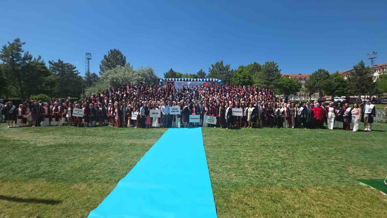 Kütahya’dan sağlık ordusuna 541 yeni mezun