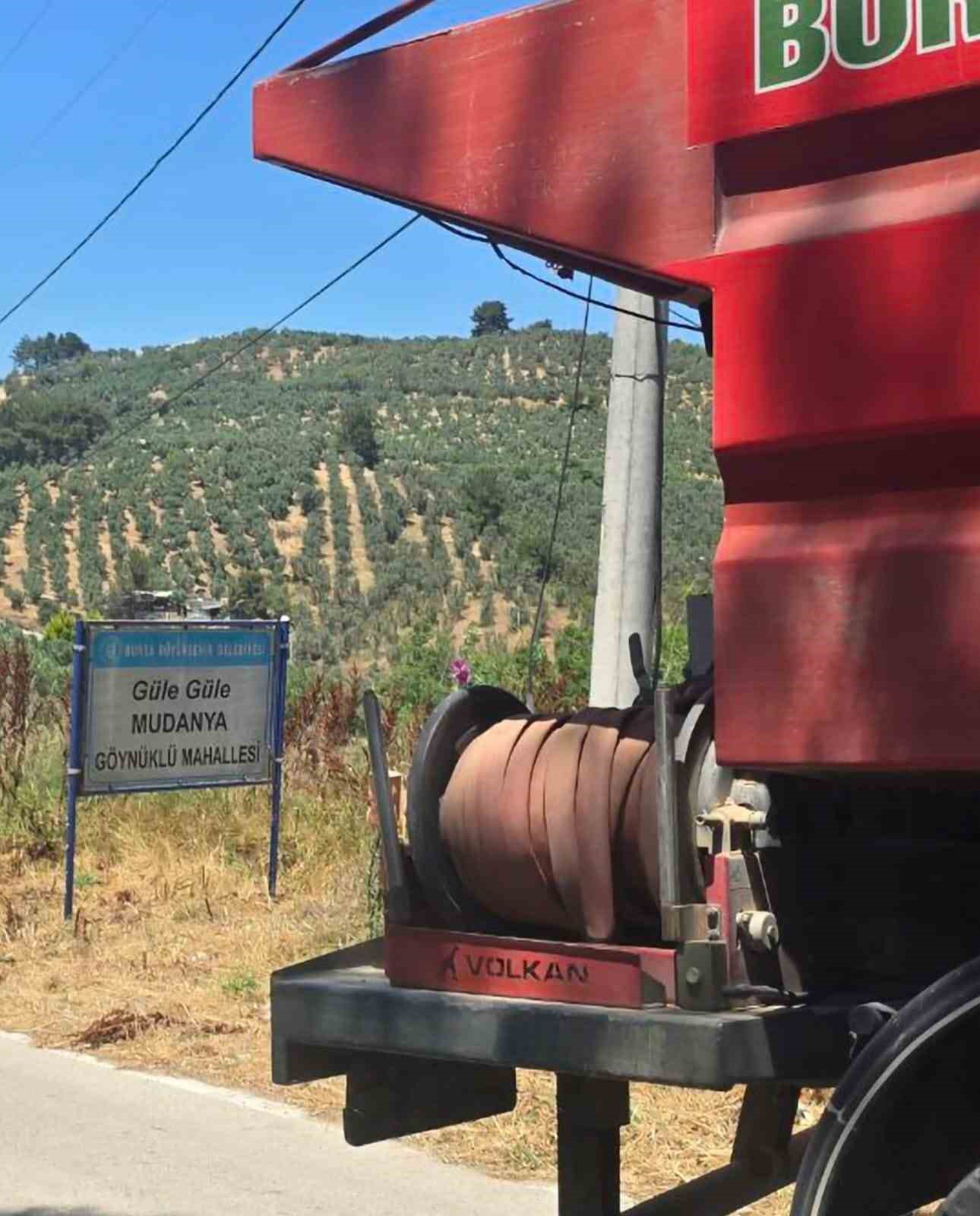 Bahçede çöp yaktı, 4 dönümlük alanı küle çevirdi