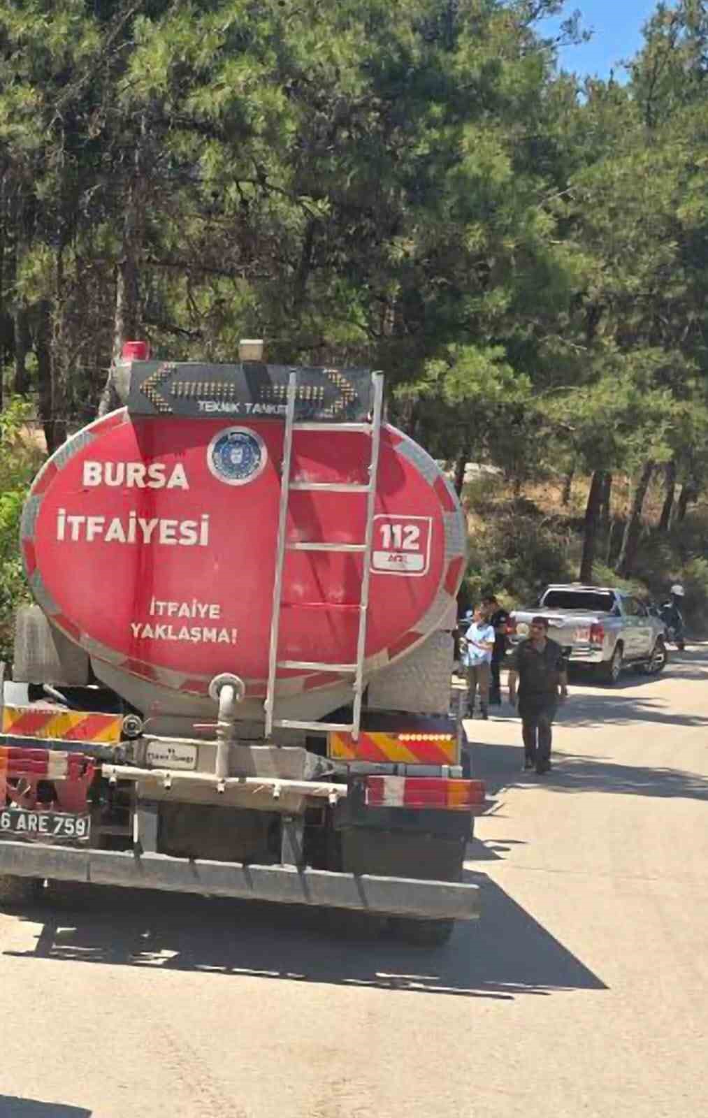 Bahçede çöp yaktı, 4 dönümlük alanı küle çevirdi