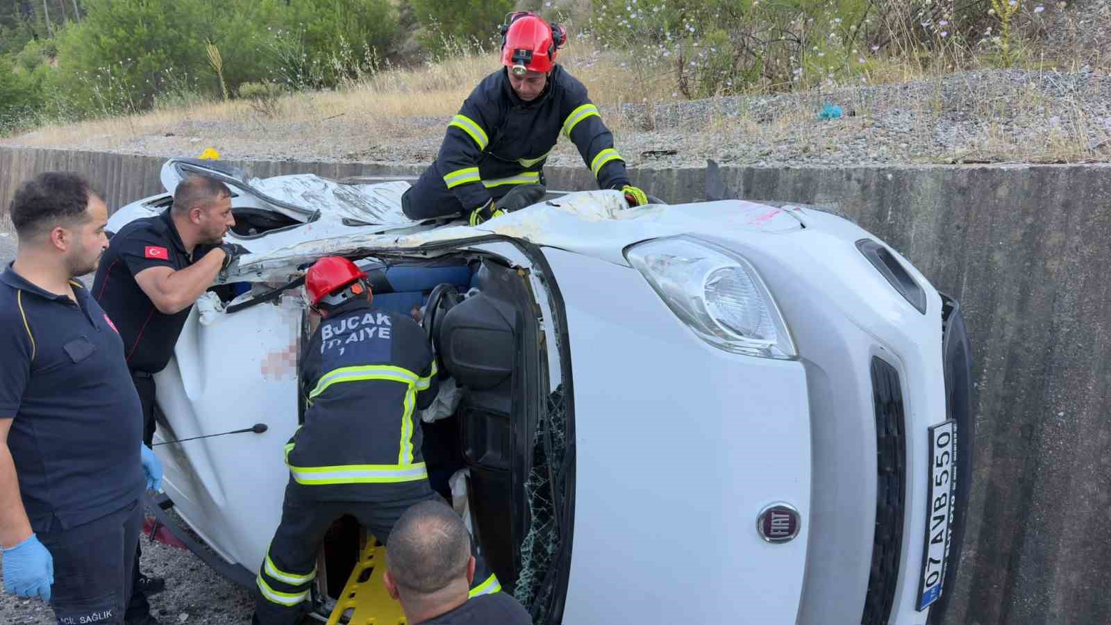 Burdur’da tır ile hafif ticari araç çarpıştı: 1 ölü, 1 yaralı